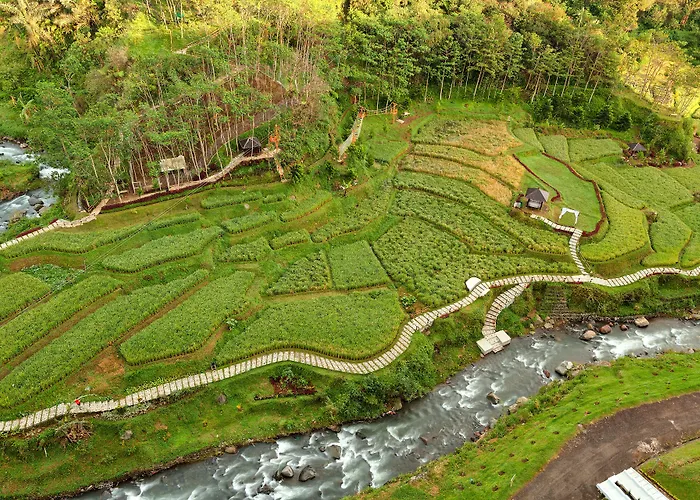 Le Eminence Puncak Hotel Convention & Resort